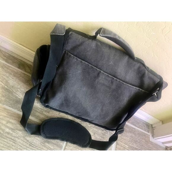 SwissGear Zinc DSLR Camera Messenger Bag in GREAT CONDITION - Picture 6 of 6